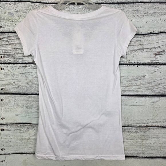 Sofra Basic White Scoop Neck T-Shirt Medium (NWT) - Picture 2 of 4